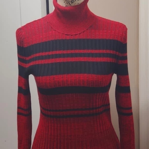 Ribbed Striped Knit Turtleneck Sweater 🌴 - Picture 3 of 9